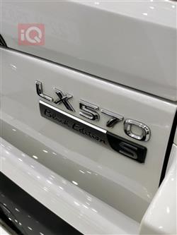لێکزس LX